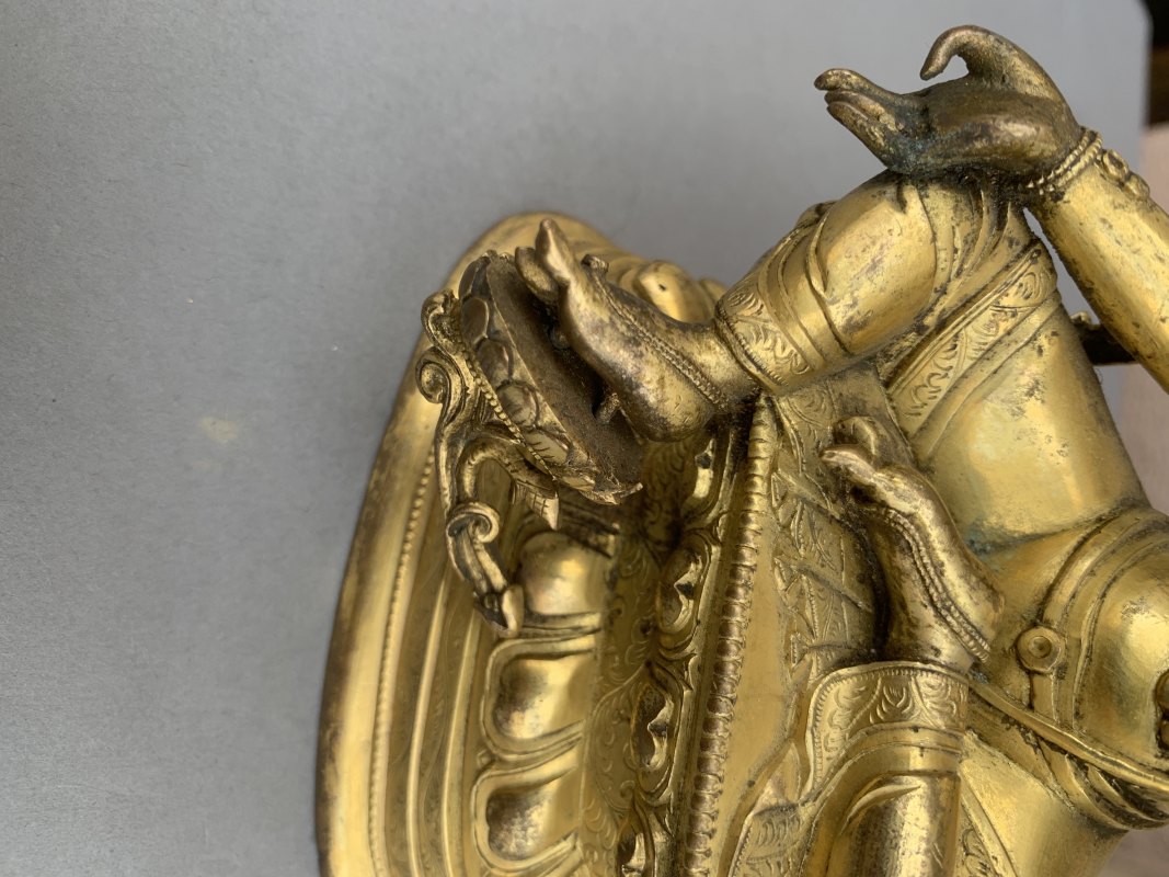 A GILT-BRONZE FIGURE OF SYAMATARA - 图11
