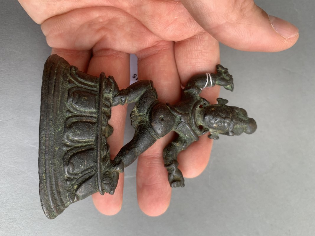 A BRONZE FIGURE OF VAJRAPANI - 图6