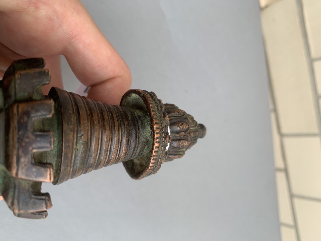 A COPPER STUPA WITH SILVER INLAYS - 图8