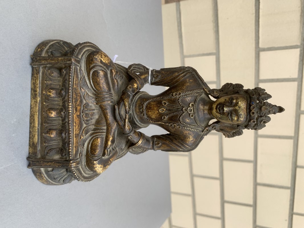 A GILT-BRONZE FIGURE OF AMITAYUS - 图6