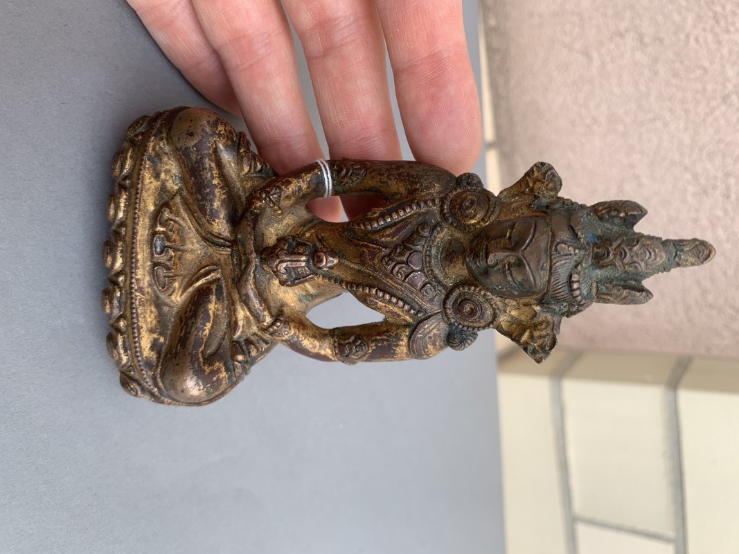 A GILT-BRONZE FIGURE OF AMITAYUS - 图6