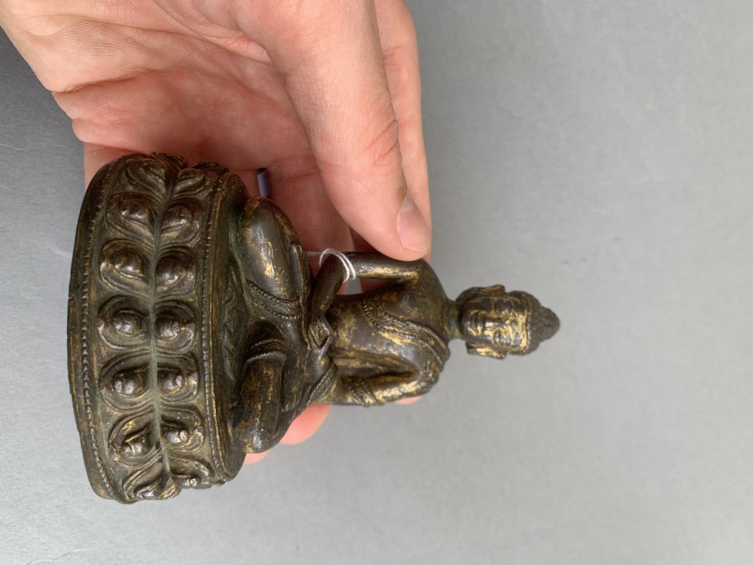 A GILT-COPPER FIGURE OF BUDDHA SHAKYAMUNI - 图6