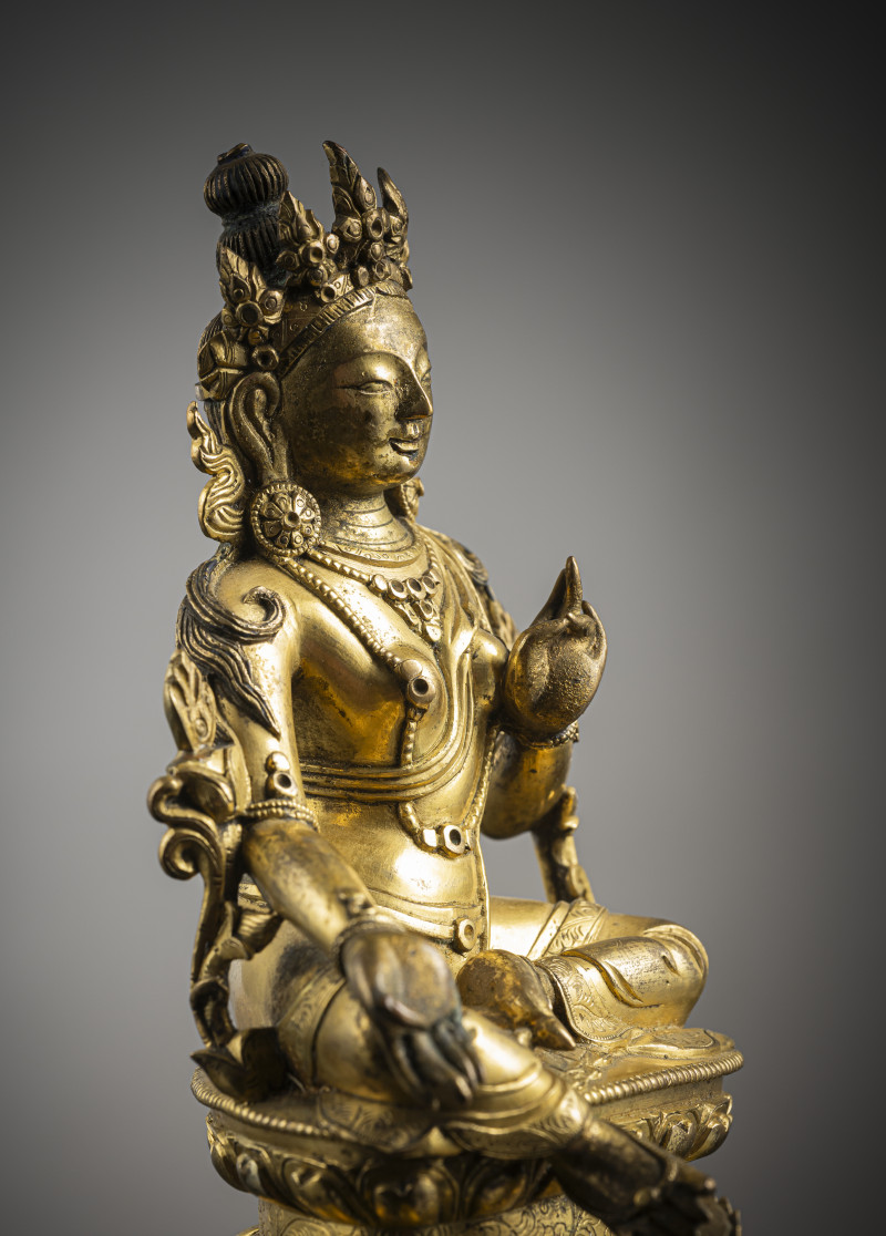 A GILT-BRONZE FIGURE OF SYAMATARA - 图5