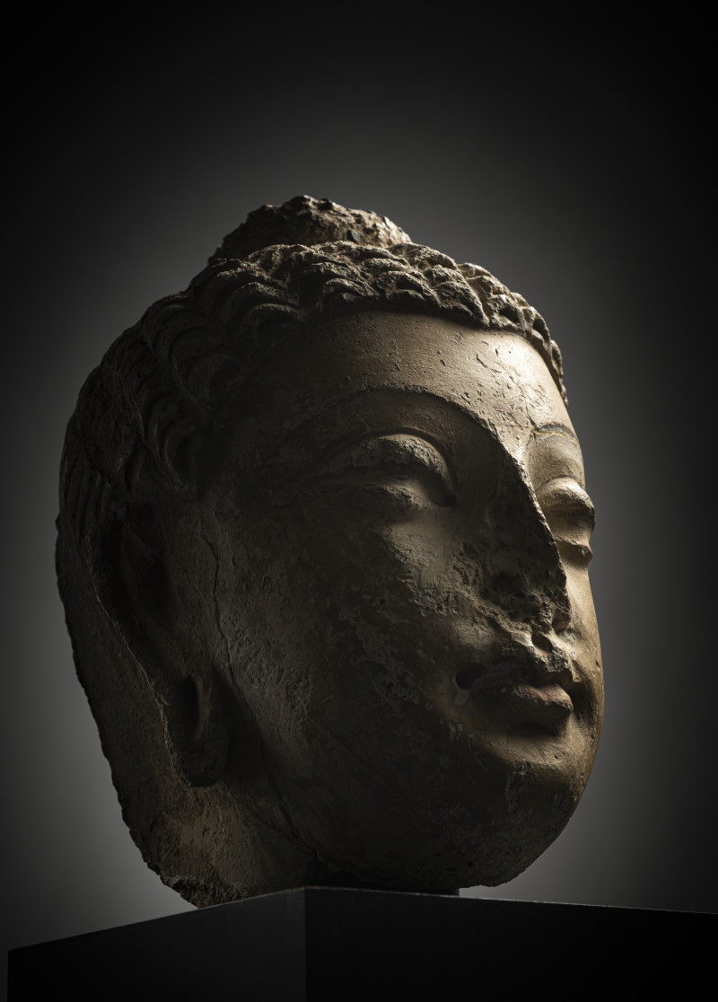 A STUCCO HEAD OF BUDDHA SHAKYAMUNI - 图3