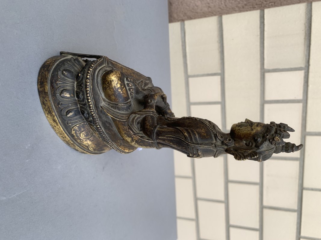 A GILT-BRONZE FIGURE OF AMITAYUS - 图7