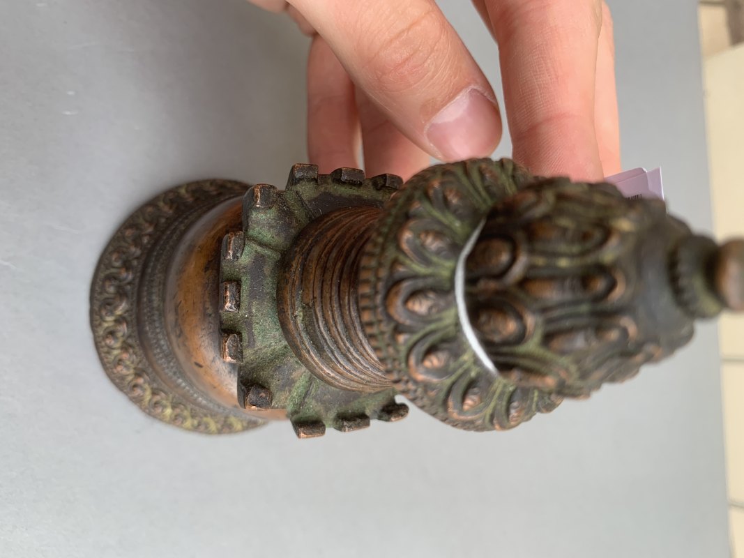 A COPPER STUPA WITH SILVER INLAYS - 图9