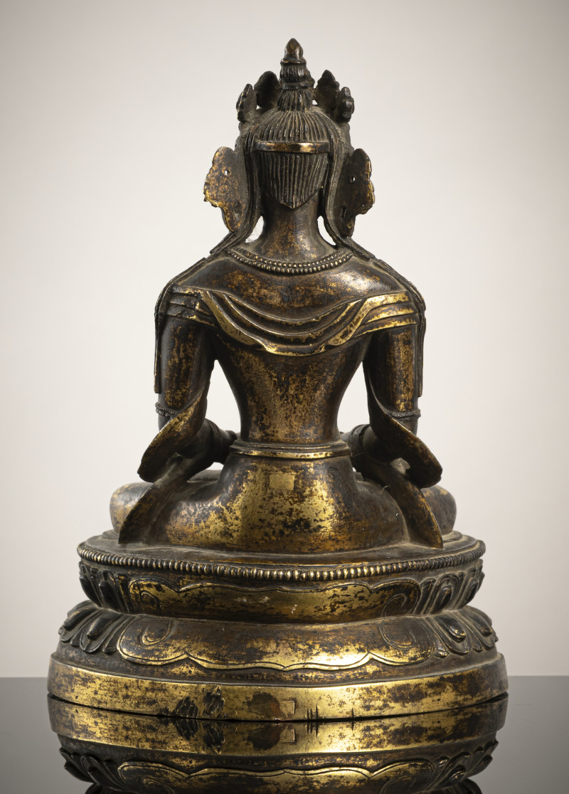A GILT-BRONZE FIGURE OF AMITAYUS - 图2