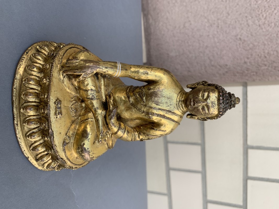 A GILT-COPPER FIGURE OF BUDDHA SHAKYAMUNI - 图6