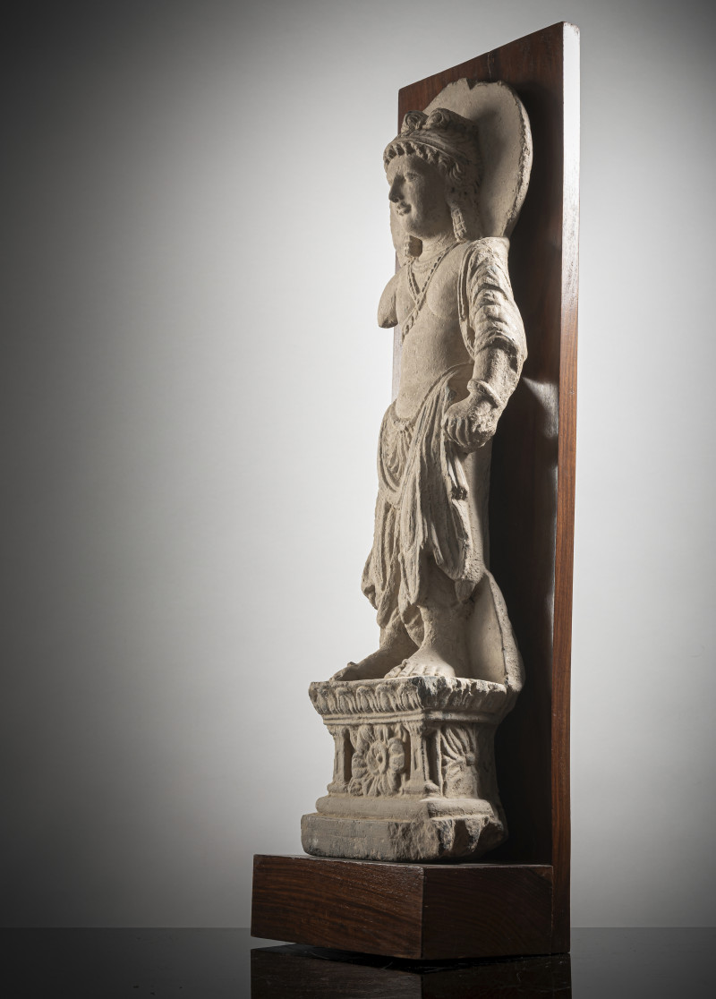 A FINE GREY SCHIST FIGURE OF A BODHISATTVA - 图3