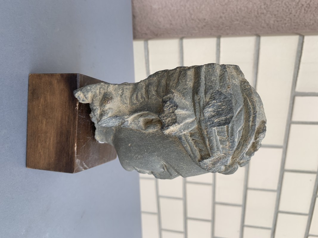 A GREY SCHIST HEAD OF A BODHISATTVA - 图7