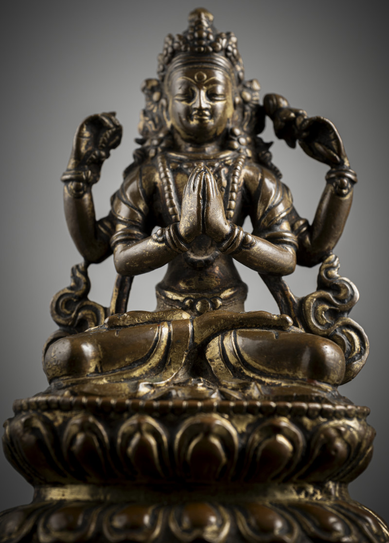 A gilt-bronze figure of Shadaksharilokeshvara - 图3