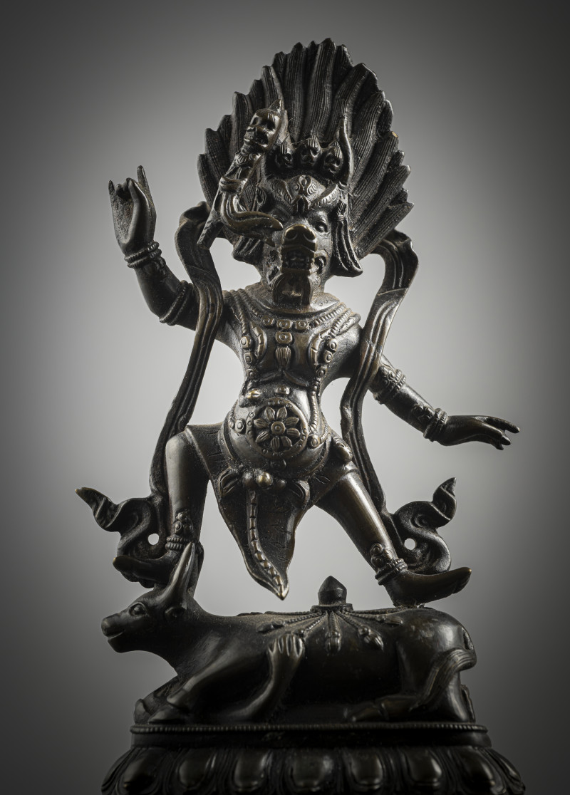 Bronze of Yama on a bull above a lotus throne - 图4