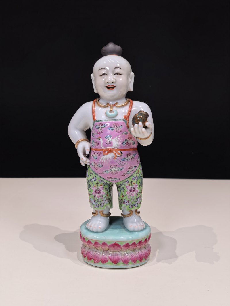 清中期 粉彩童子像 - 图2