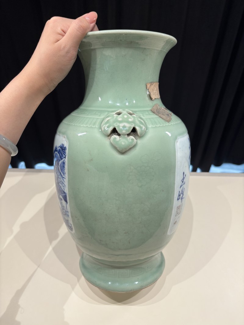 清乾隆 青花釉里红开光山水诗文蝠耳铺首尊 - 图8