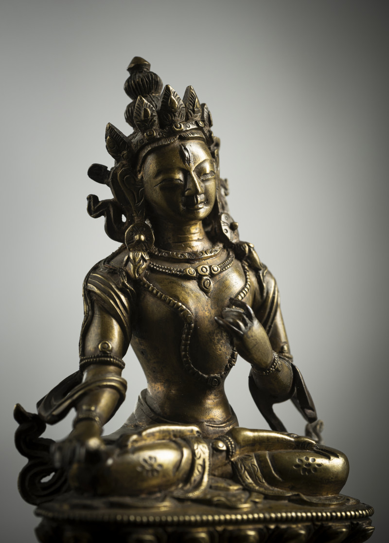 A BRONZE FIGURE OF A FEMALE DEITY - 图3