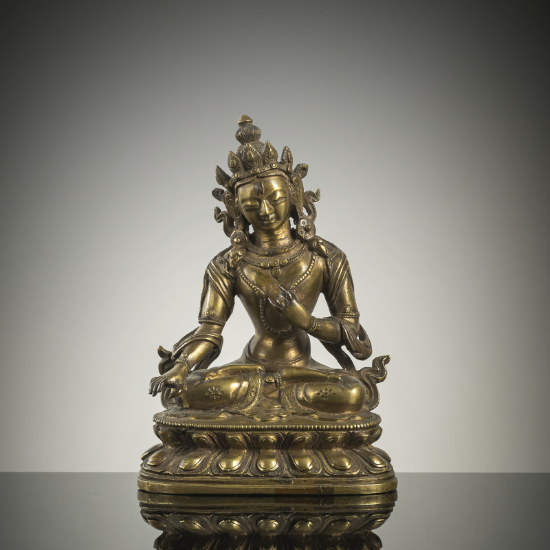 A BRONZE FIGURE OF A FEMALE DEITY