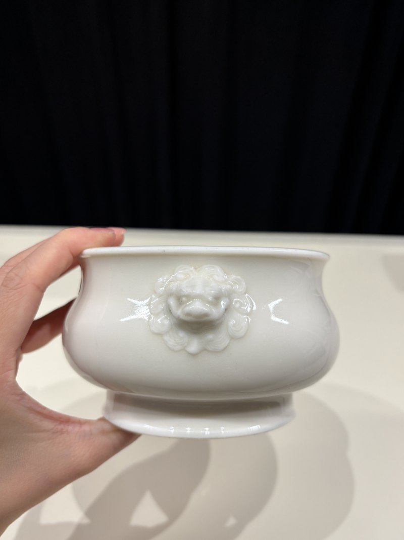 明晚期 德化窑白釉狮耳炉 - 图5