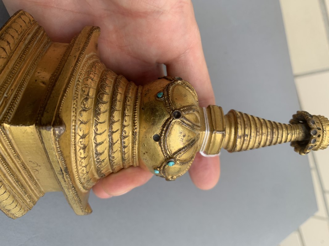 A GILT-BRONZE STUPA - 图12