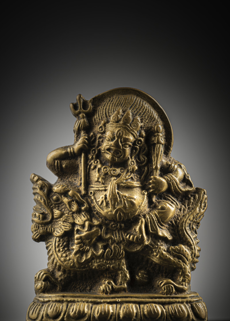 A BRONZE PLAQUE DEPICTING JAMBHALA - 图3