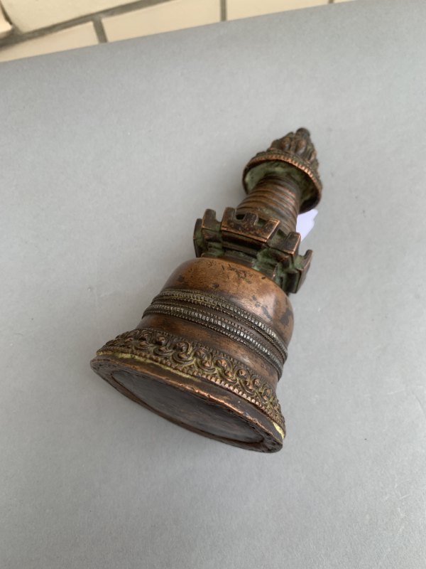 A COPPER STUPA WITH SILVER INLAYS - 图10