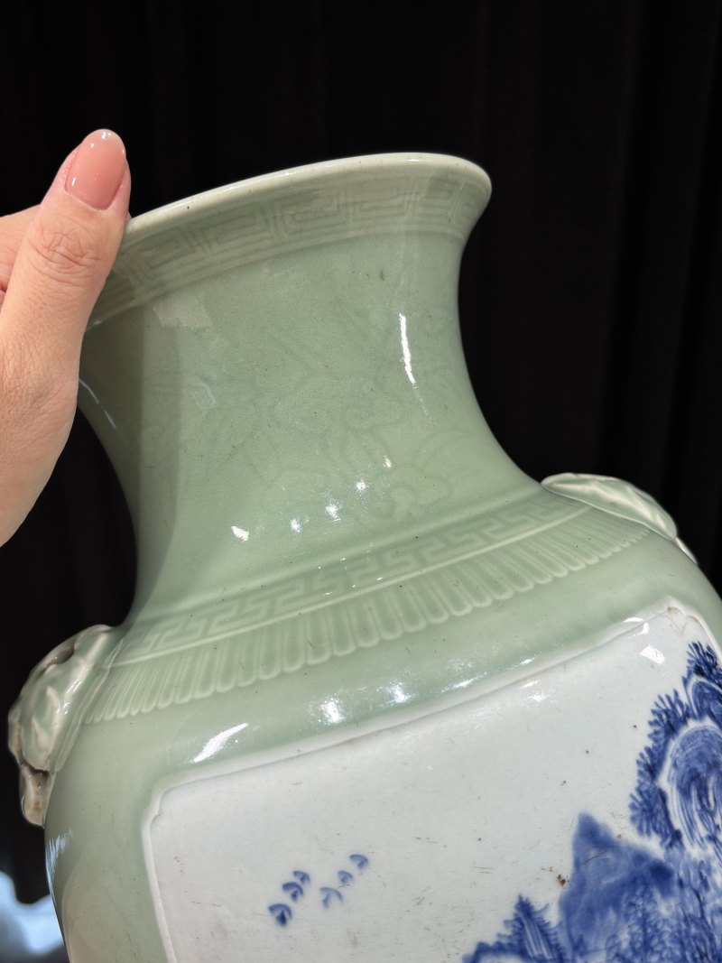 清乾隆 青花釉里红开光山水诗文蝠耳铺首尊 - 图9