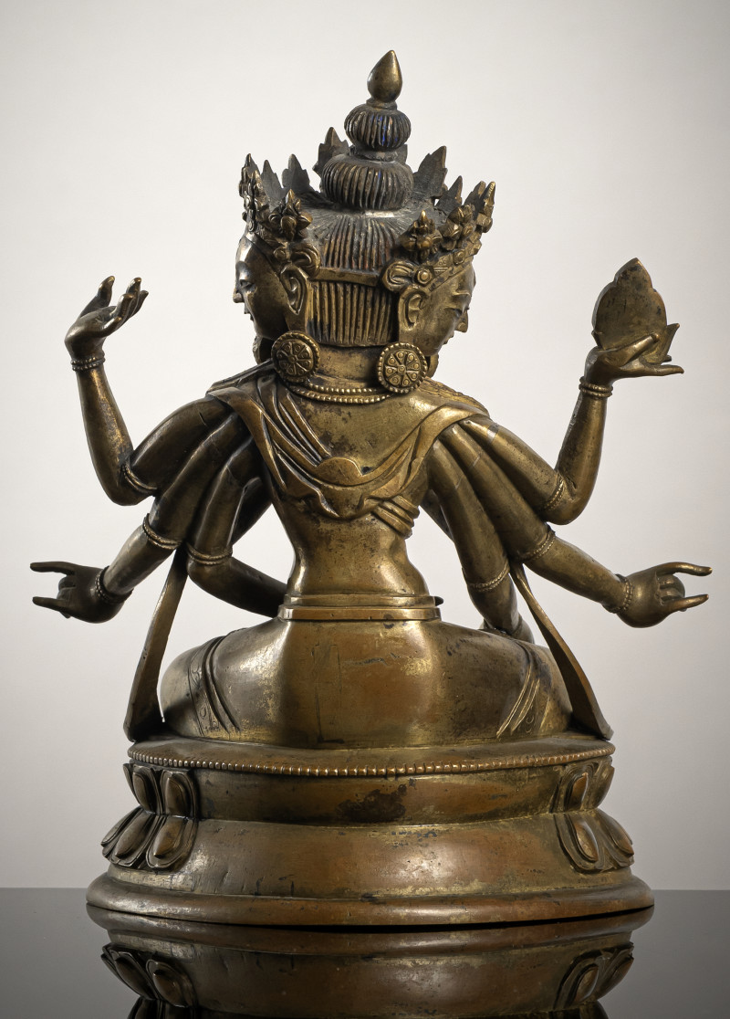 A BRONZE FIGURE OF USHNISHAVIJAYA - 图2