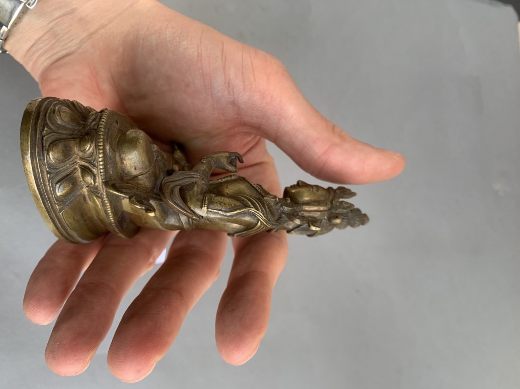A BRONZE FIGURE OF A FEMALE DEITY - 图7