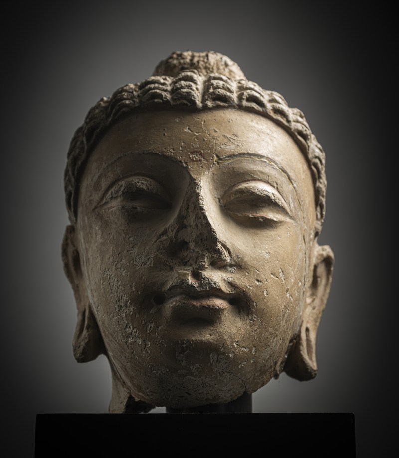 A STUCCO HEAD OF BUDDHA SHAKYAMUNI - 图5
