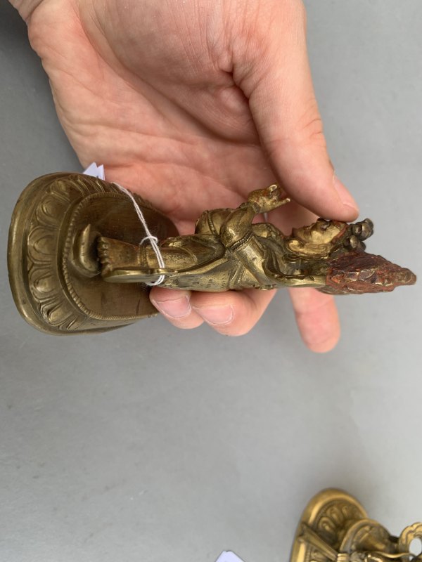 A PART-GILT BRONZE FIGURE OF VAJRAPANI - 图9