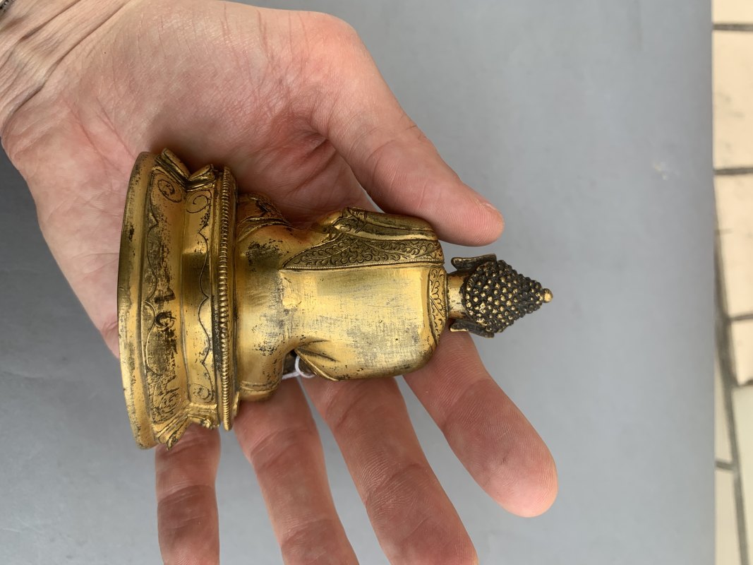 A GILT-BRONZE FIGURE OF BUDDHA SHAKYAMUNI - 图8