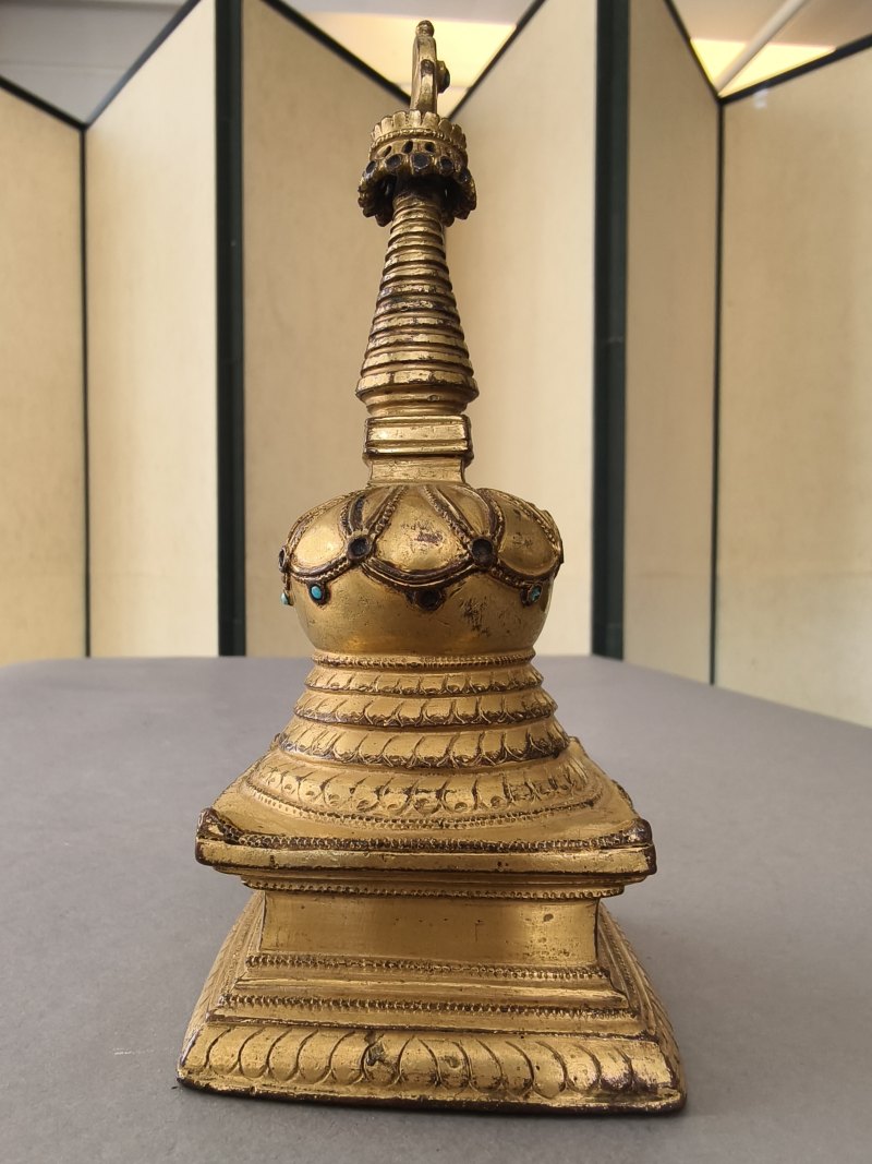 A GILT-BRONZE STUPA - 图20
