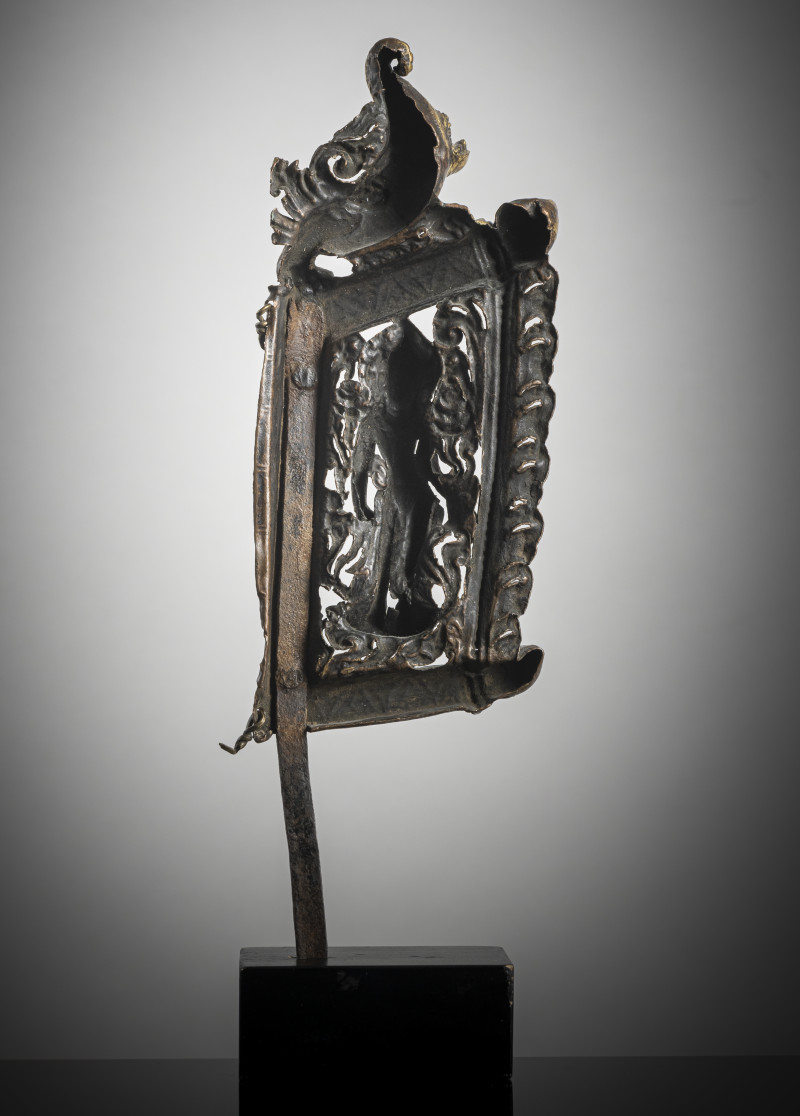 A GILT-COPPER EMBOSSED THRONE SECTION - 图2