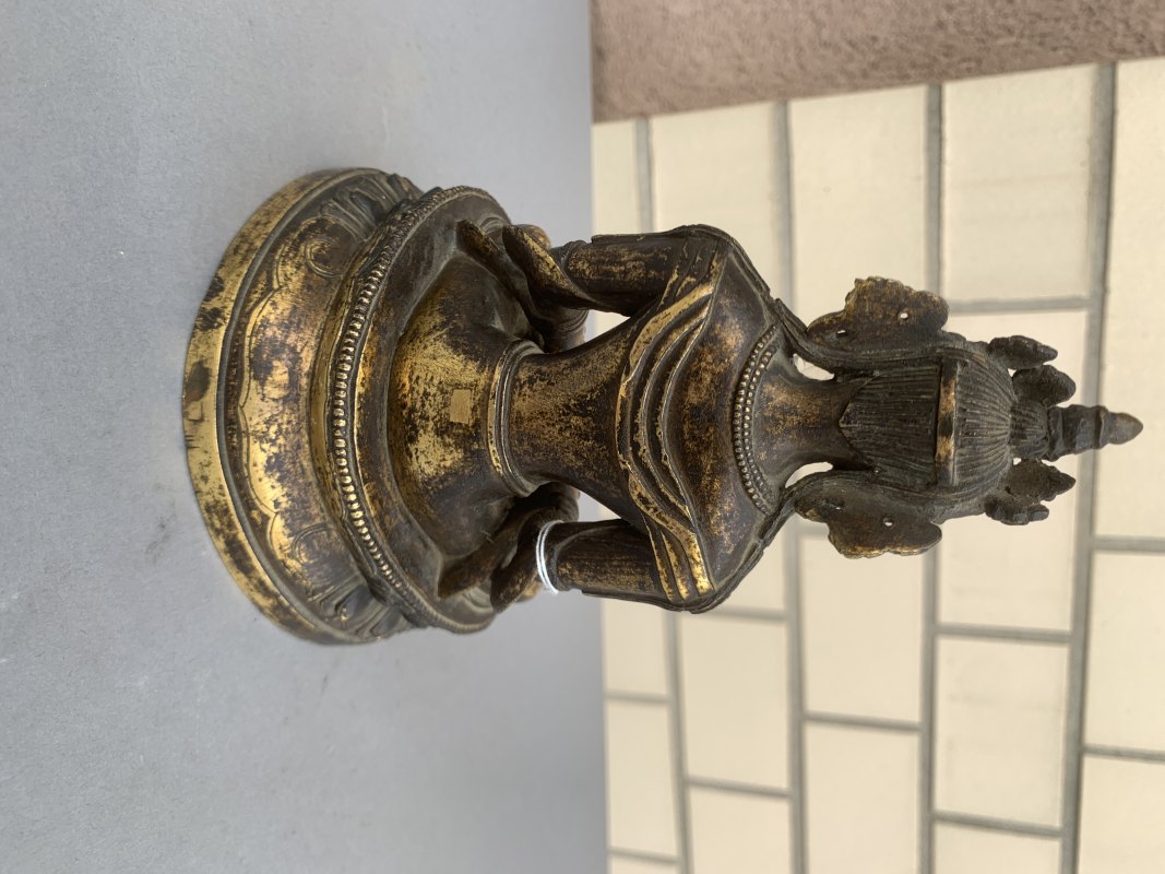 A GILT-BRONZE FIGURE OF AMITAYUS - 图8