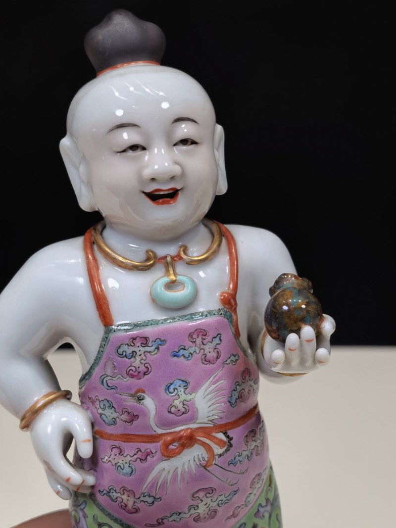 清中期 粉彩童子像 - 图8