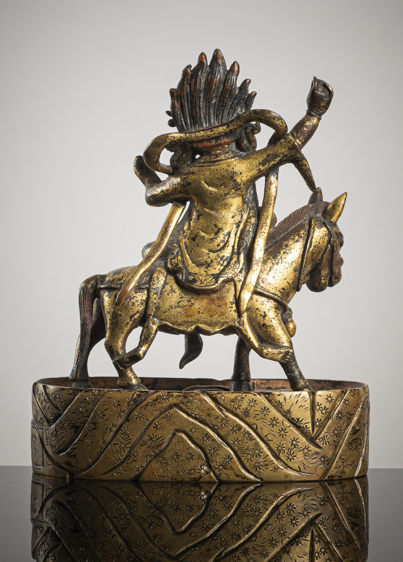 A GILT-BRONZE FIGURE OF SHRI DEVI - 图2