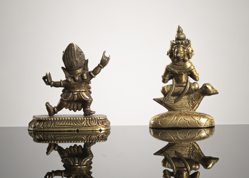 TWO GILT-BRONZE FIGURINES OF A LOCAL DIVINITY AND YAMA - 图2
