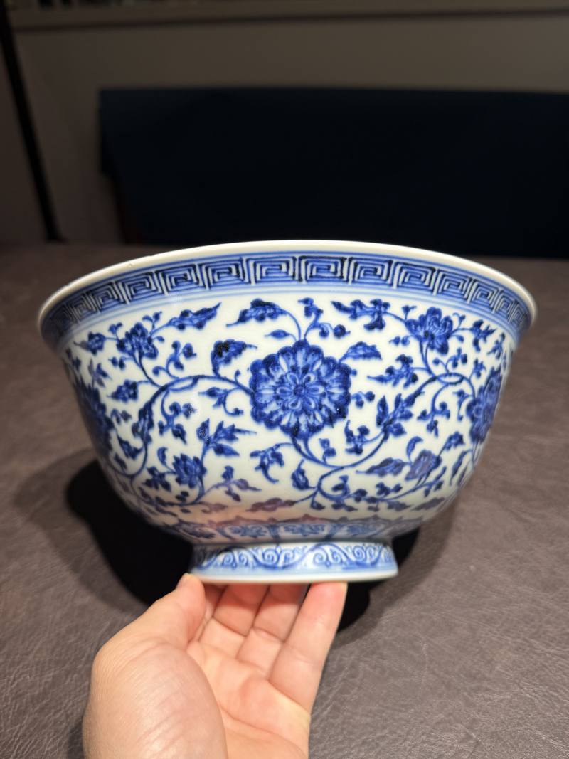 清雍正 青花缠枝莲纹大碗 - 图5