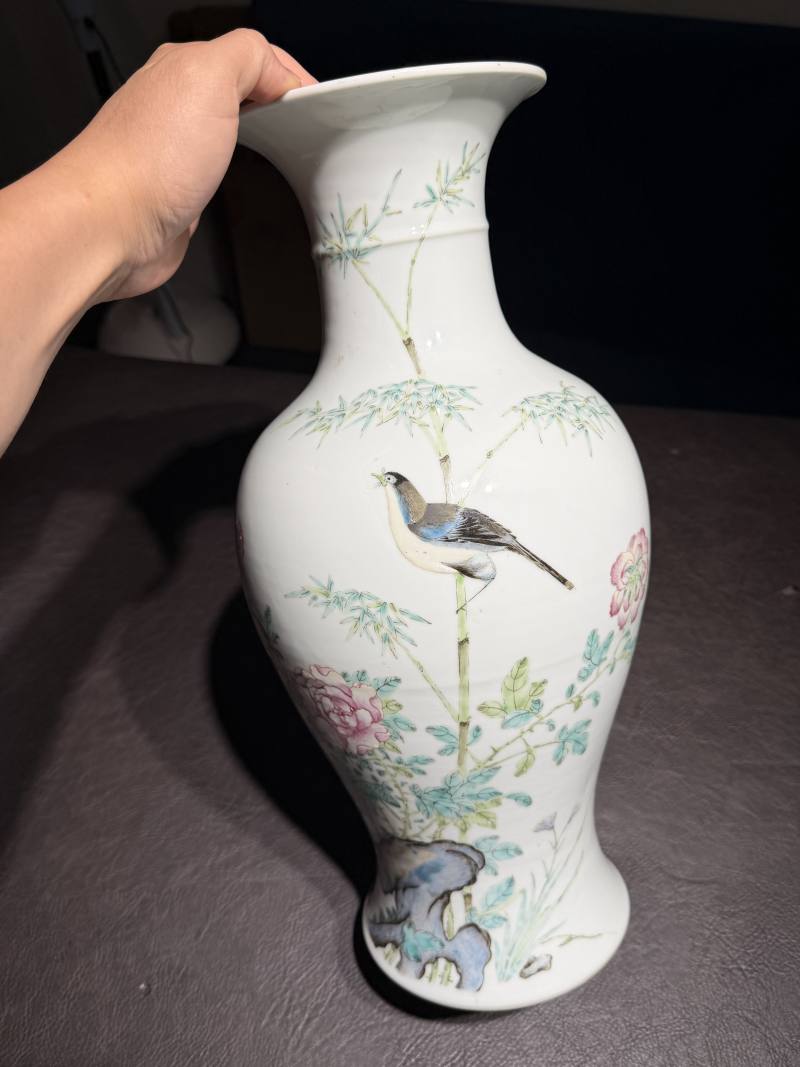民国 粉彩山石花鸟纹观音尊 - 图3