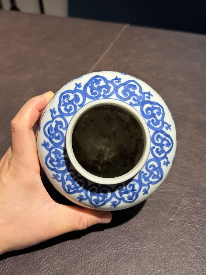 明嘉靖 仿成化青花折枝莲纹罐 - 图7
