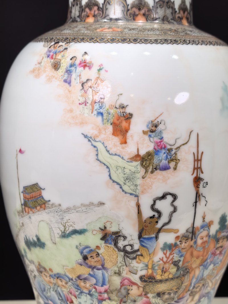 民国 仿乾隆珐琅彩献宝图瓶 - 图12