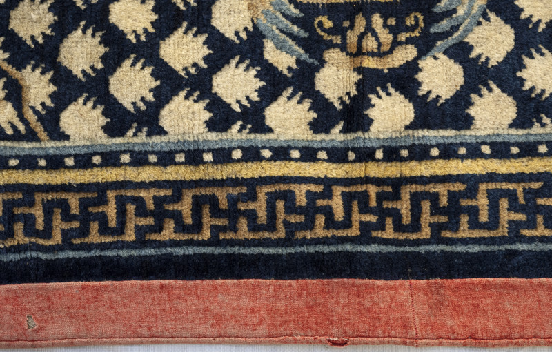 Small rug with phoenix medaillon - 图2
