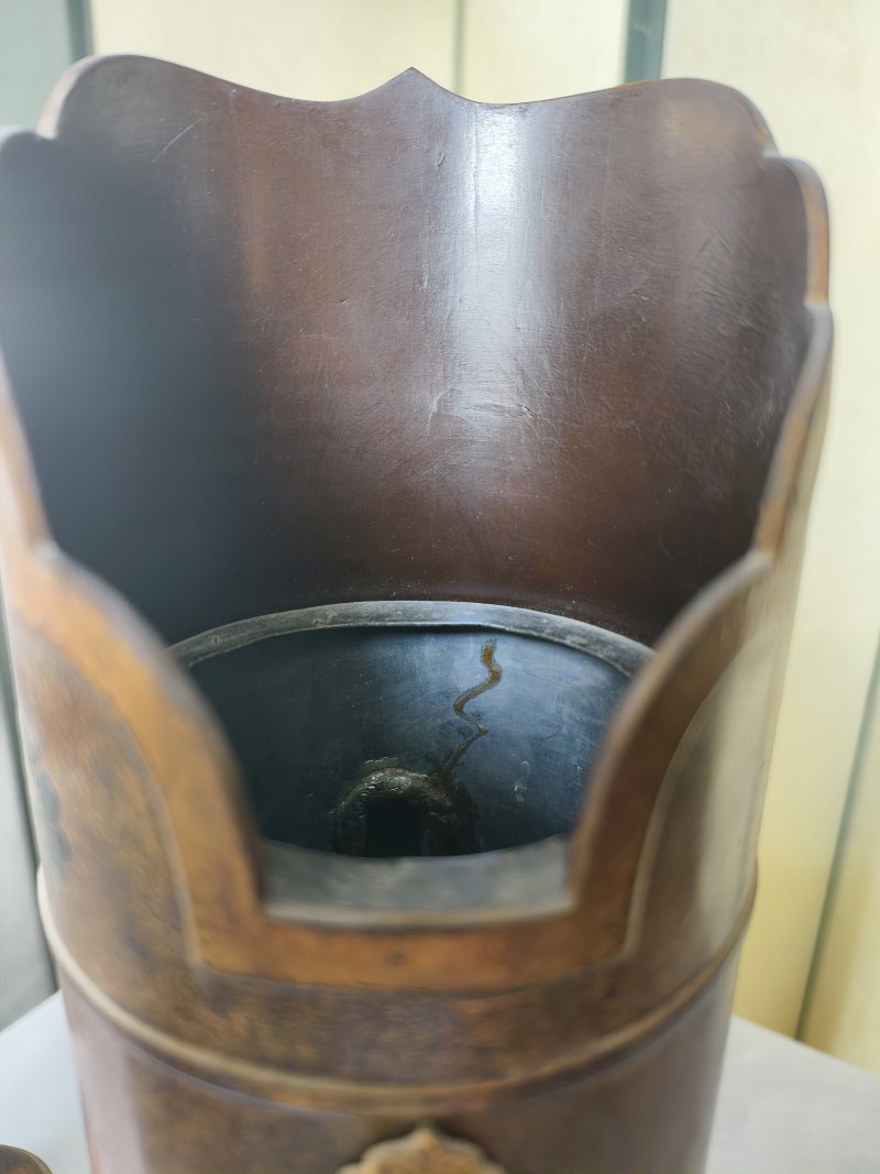 A very rare lacquer and gilt-bronze duomuhu jug with cover - 图8