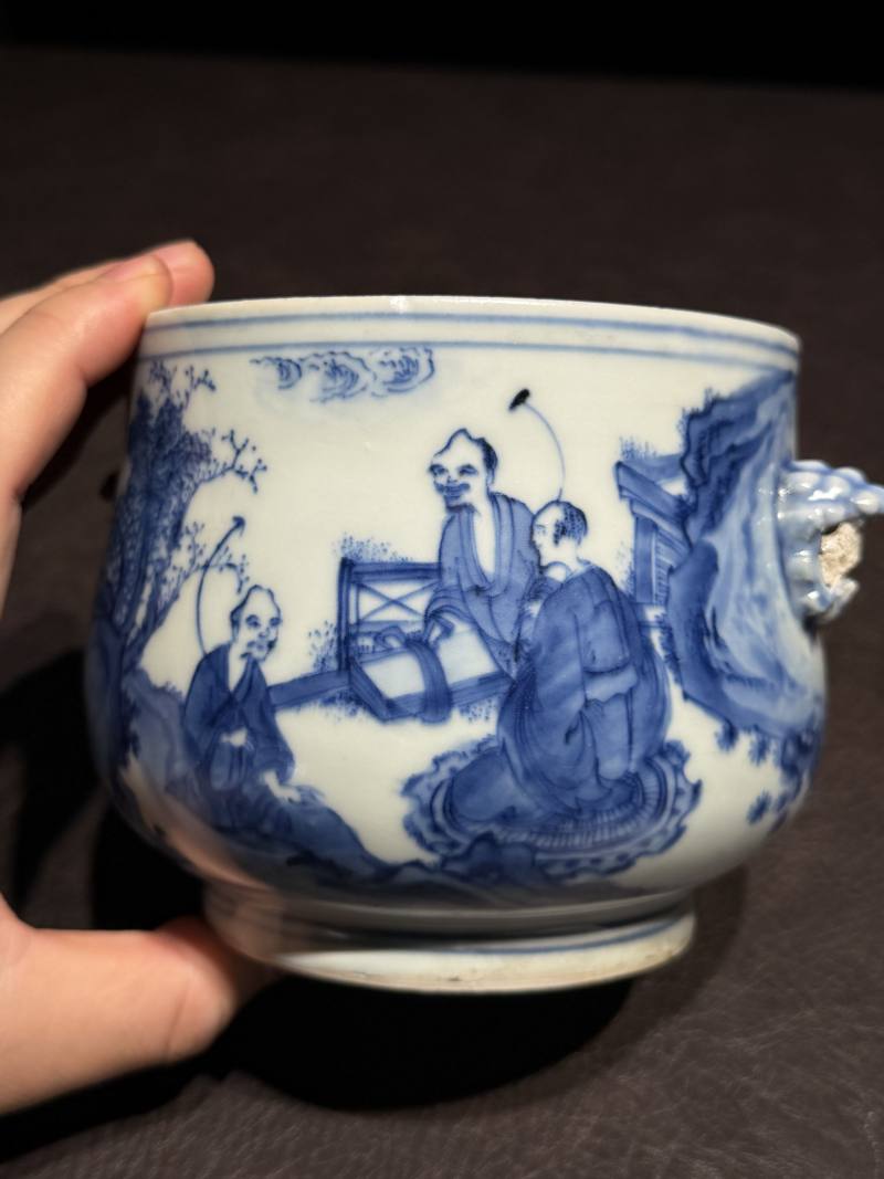 明崇祯 青花罗汉图狮耳炉 - 图8