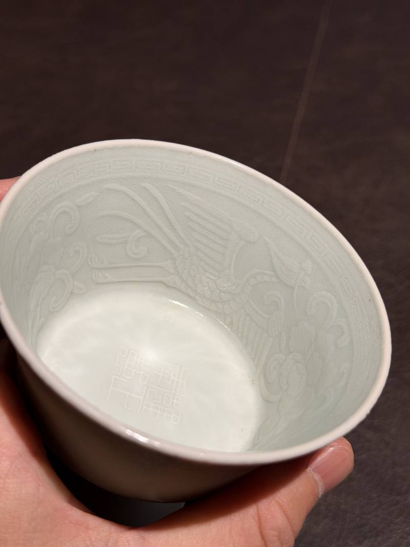 清雍正 青釉模印凤纹高足杯 - 图8