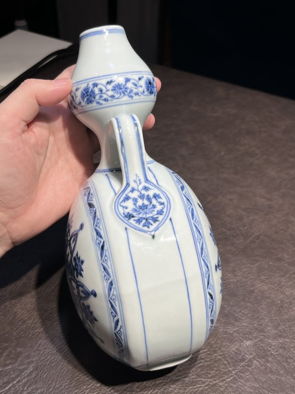 明永乐 青花绶带耳葫芦抱月瓶 - 图7