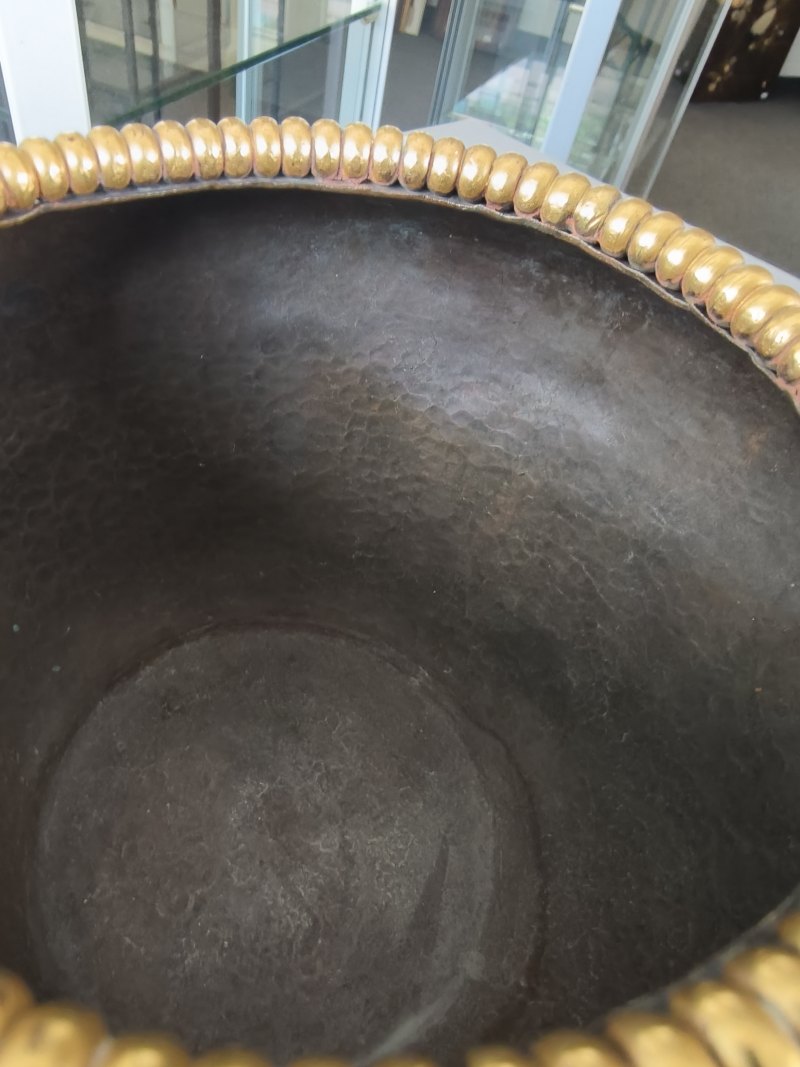 A PARCEL-GILT SILVER AND SEMI-PRECIOUS STONE INLAID METAL BOWL - 图18