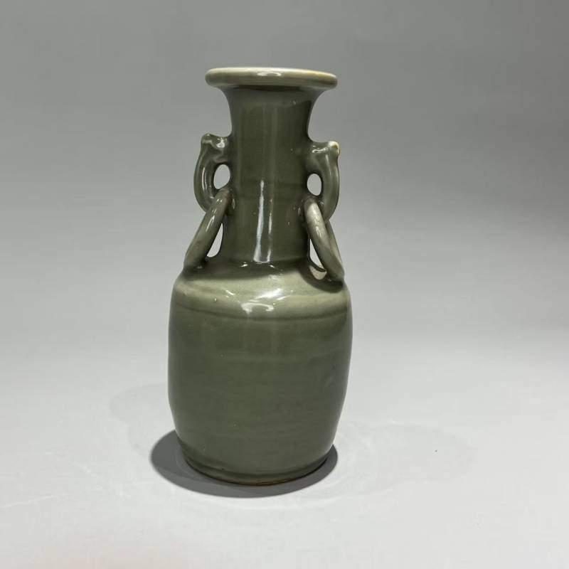 明代 龙泉窑青釉双耳挂环瓶 - 图4