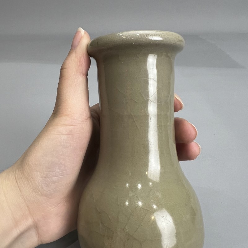 明代 龙泉窑米黄釉箸瓶 - 图13