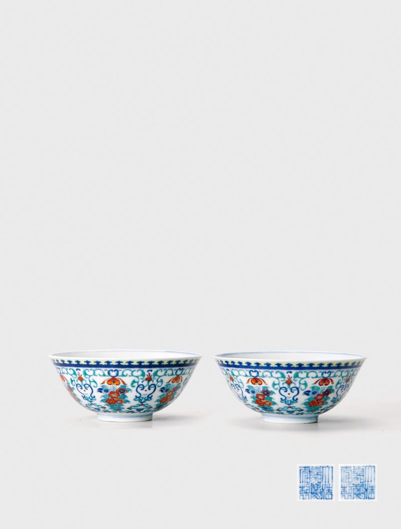 清嘉庆·斗彩簇菊纹碗（一对）