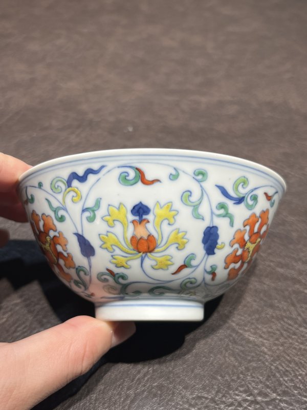 清乾隆 斗彩缠枝宝相花纹茶碗 - 图11